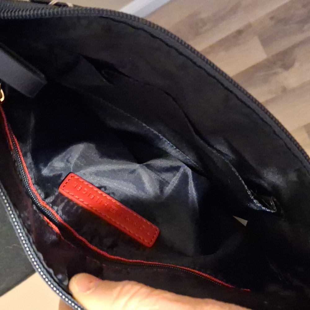 Tommy Hilfiger Navy & White Crossbody Bag -EUC - Picture 6 of 7